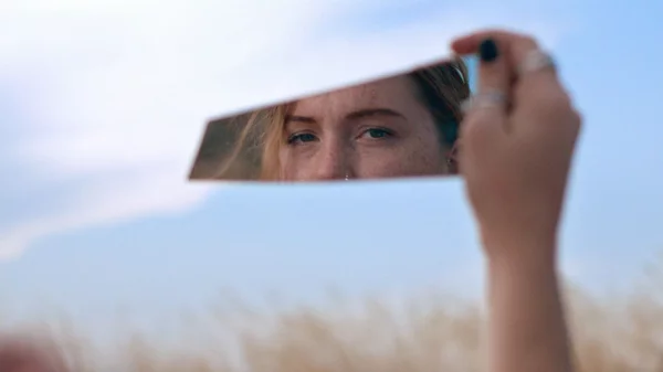 Ο Βασίλης Κεκάτος σκηνοθετεί τα σποτ του 60ού Φεστιβάλ Θεσσαλονίκης 