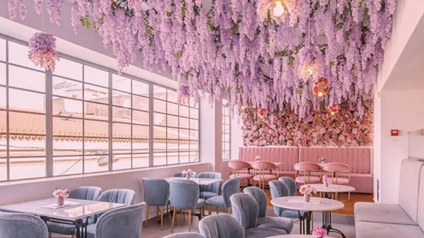 Το «Ellyz Athens» έφερε την άνοιξη στο Μοναστηράκι