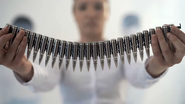 Τα δράματα εποχής είναι το comfort food του μυαλού