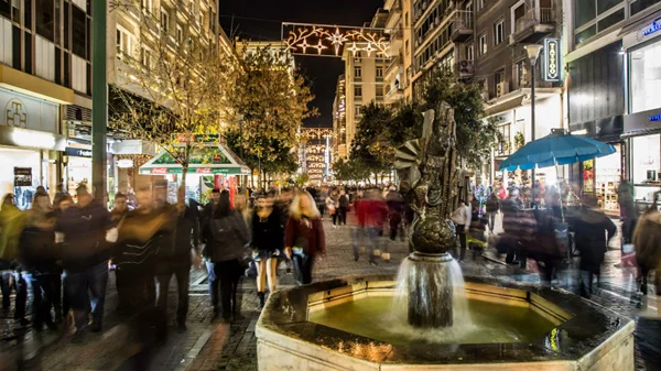 Κερδίστε διαμονή και ψυχαγωγία στην Χριστουγεννιάτικη Αθήνα με τον εορταστικό διαγωνισμό της Τράπεζας Πειραιώς