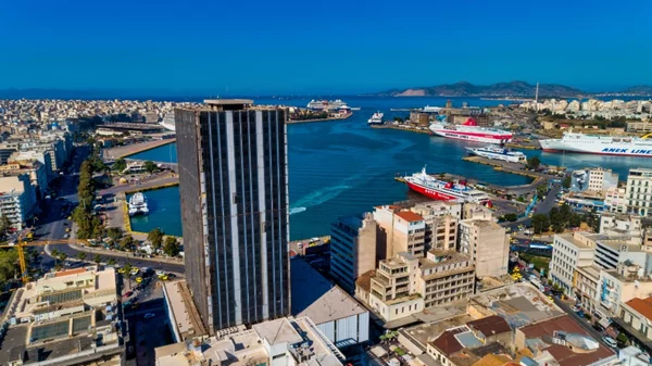 Παπαστράτος, Άγιος Διονύσιος, Πύργος του Πειραιά: Η Dimand αλλάζει το παραλιακό μέτωπο