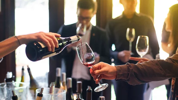 My wine app-ολαύσεις: Μια νέα σειρά ξεχωριστών οινικών ραντεβού από τα My market