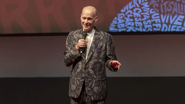 60ο Φεστιβάλ Θεσσαλονίκης: Είδαμε το βιτριολικό one-man show του Τζον Γουότερς