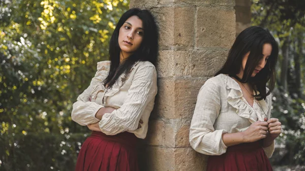 Κωμωδία, μυστήριο και πανανθρώπινα ερωτήματα κατακτούν τις πρεμιέρες της εβδομάδας