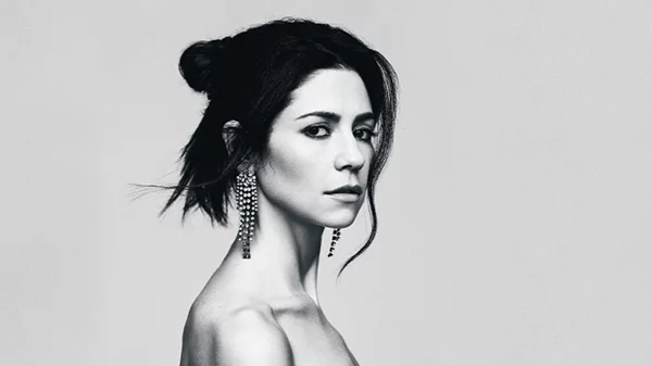 Μια δική μας ποπ σταρ