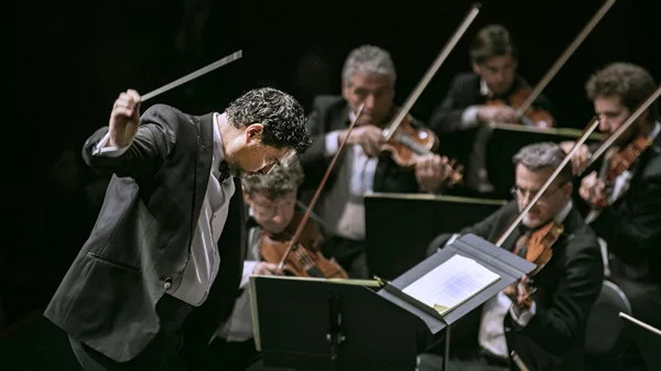 Ξεχωριστές μουσικές προσφορές του ΚΠΙΣΝ: Μπετόβεν από Πέτρου- Καμεράτα, τραγούδια από Κόζενα και φίλους