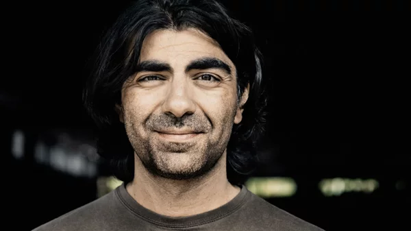 Φατίχ Ακίν: «Η βία δεν είναι ποτέ σέξι»