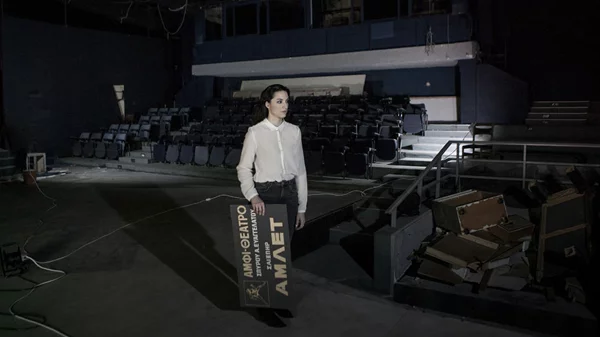 Κατερίνα Ευαγγελάτου: «Νιώθω να έχω συγγένεια με τον Άμλετ»