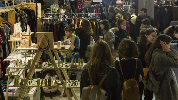 Διαλέξαμε τα καλύτερα μπαζάρ της πόλης για να κάνετε τις αγορές σας τα Χριστούγεννα