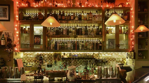 Τίτλοι τέλους για τον θαυμαστό «ναό του Gin» 