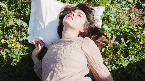 «Heliotopia»: Μια παράσταση για τη γυναίκα