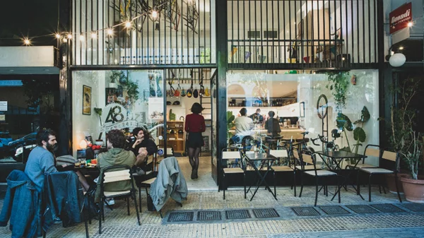 Ένα ποδηλατάδικο στο Κουκάκι σερβίρει κατανόστιμα tacos, ποιοτικό καφέ και cocktails