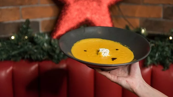 Νέο Fridays στο Golden Hall