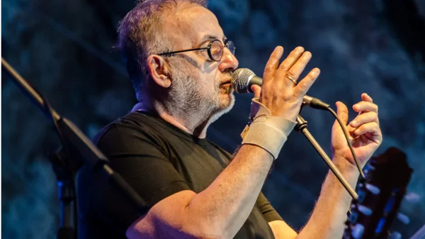 Τα αγαπημένα τραγούδια του Θάνου γίνονται ευχές!