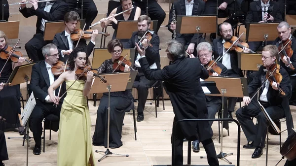 Μαθήματα ερμηνείας έργων του Τσαϊκόφσκι από εκλεκτούς Ρώσους μουσικούς