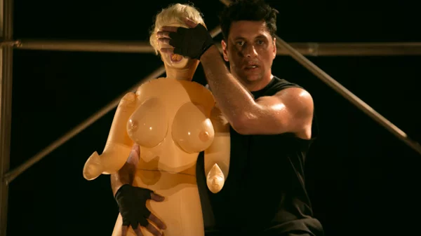 To «Mute» μετακομίζει