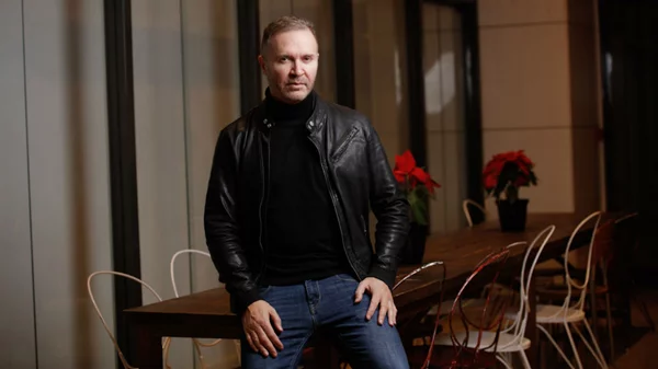 Ο Γιώργος Βάλαρης μιλά για όλα όσα πρέπει να ξέρετε για την "Όμορφη Πόλη" του