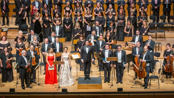 Πέτρου με ΚΟΑ και Καμεράτα σε εορταστικές συναυλίες για …διαφορετικά γούστα και ακροατήρια