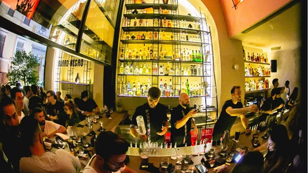 4 cocktail πάρτι με νέες λίστες, εκλεκτούς καλεσμένους και... φρέσκα στρείδια!