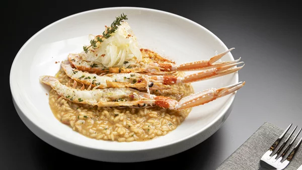 Το «Horizon» σήκωσε πανιά στο Μικρολίμανο