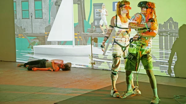 Από το Ίδρυμα Ωνάση στο Σάντανς: ο Τεό Τριανταφυλλίδης παρουσιάζει την «Anti-Gone»