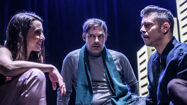 Αποκλειστικές φωτογραφίες της παράστασης «Ο άλλος» στο Μικρό Χορν