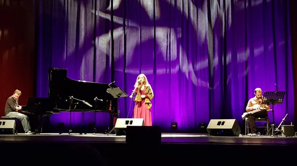 Η Σαβίνα Γιαννάτου και οι φίλοι της με έναν διεθνικό «κρητικό τρόπο» στο «Jazz in Progress» φεστιβάλ του Ηρακλείου