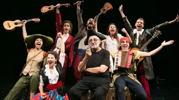 Η ομάδα C. for Circus τιμά τον Θάνο Μικρούτσικο