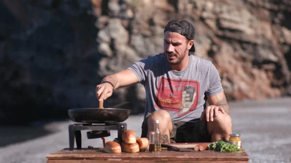 «Akis’ Food Tour»: Ο Άκης Πετρετζίκης σε νέα γαστρονομικά ταξίδια