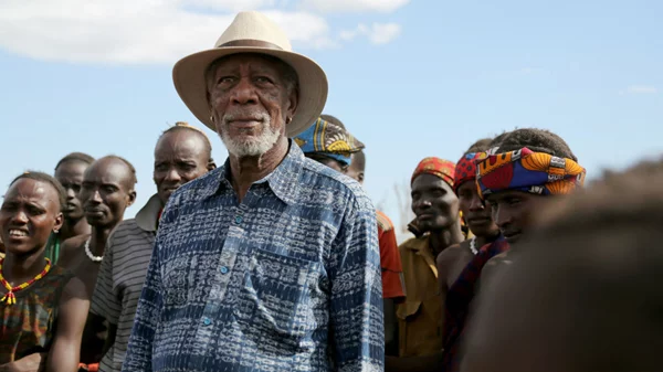 Ο Μόργκαν Φρίμαν αφηγείται μια ιστορία που αξίζει να μάθεις