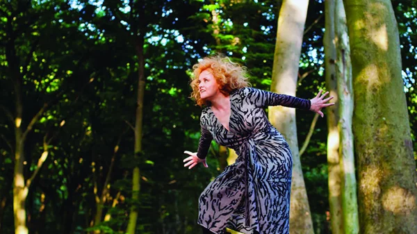 Η βαγκνερική Πέτρα Λανγκ τραγουδάει με την ΚΟΑ