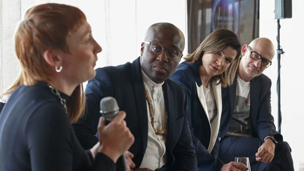 Τι αποκαλύπτεται πίσω από την «Έκλειψη» της 7ης Μπιενάλε Αθήνας;