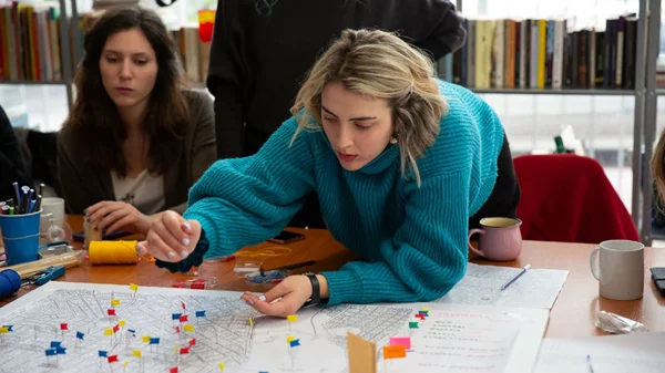 FemMap project: Φτιάχνοντας βήμα-βήμα τον γυναικείο χάρτη της Αθήνας