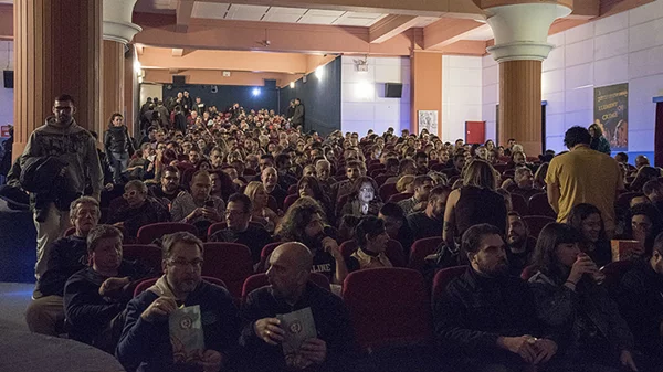 Άνοιγμα με sold outs για την «Μπαλάντα της Τρύπιας Καρδιάς»