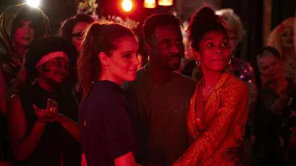 5 σειρές για solo bingeing την ημέρα του Αγίου Βαλεντίνου