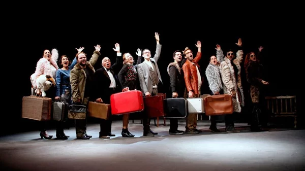 5 + 2 παραστάσεις σε online προβολή