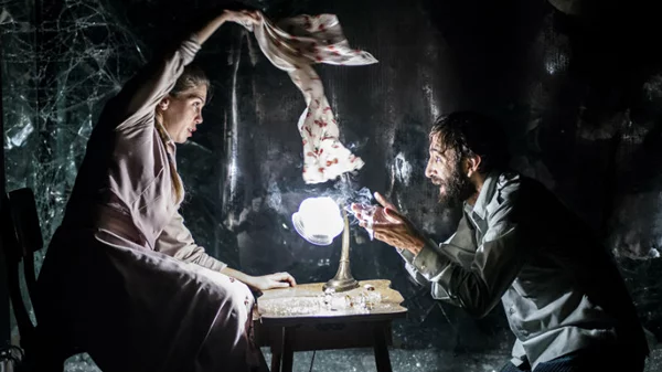 Updated | Online θέατρο από την οδό Κεφαλληνίας στο σπίτι μας