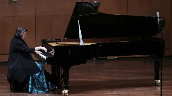 Ελίζαμπετ Λεόνσκαγια: Μια ζωή με τον Σούμπερτ, με αφορμή την ολοκλήρωση του κύκλου με τις πιανιστικές σονάτες 