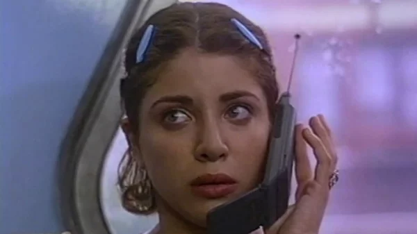 Μια ταινία (την ημέρα) για την καραντίνα #24: «Αναμείνατε στο Ακουστικό σας»