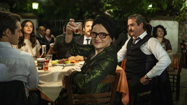 Τι θα δούμε την Κυριακή 19/4 στην TV;