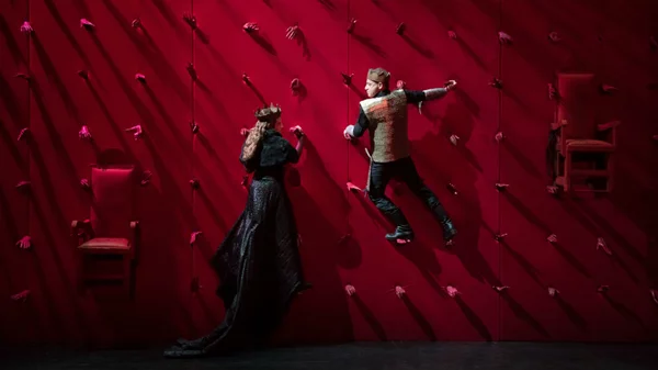 «Μόνοι μαζί» με το Δημοτικό Θέατρο Πειραιά