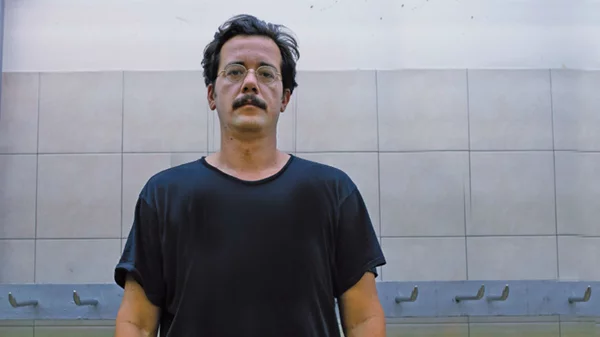 Ο Ευθύμης Φιλίππου γυρίζει μία μικρού μήκους σε 120 ώρες για τη Στέγη