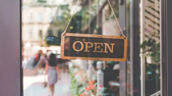 Περνάμε στη Γέφυρα Ασφάλειας: Σταδιακή άρση μέτρων – Δείτε τις ημερομηνίες