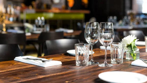 Updated ǀ 25 Μαΐου ξανατρώμε έξω