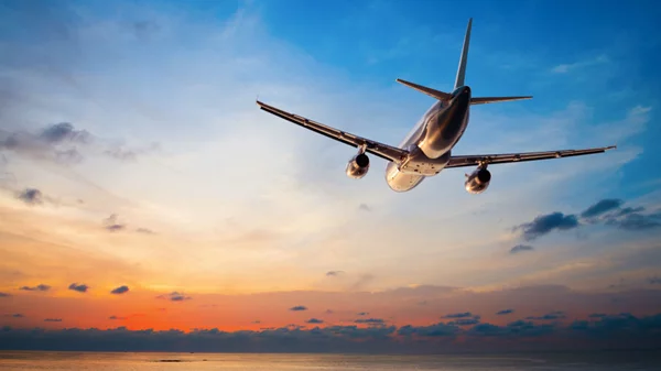 Αυτές είναι οι χώρες που ανοίγουν πρώτες τα σύνορα στους τουρίστες προς την Ελλάδα