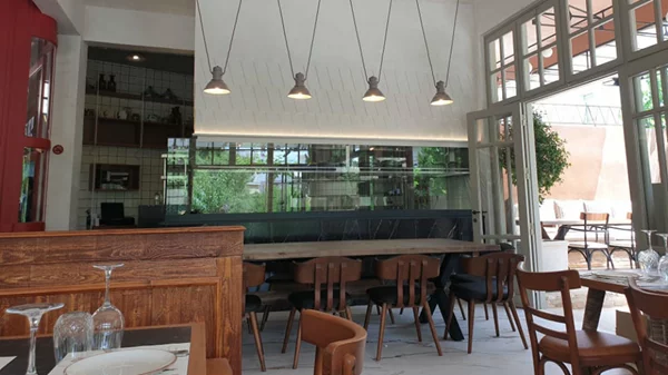 Ένας «Trovatore» τραγουδά ιταλικά στο Παλαιό Φάληρο