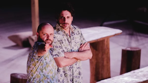 Το «Πέτρες στις τσέπες του» επιστρέφει για μία και μοναδική παράσταση