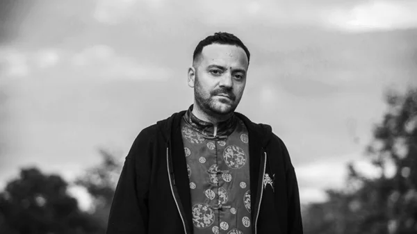 Ανοίγουν σε περιορισμένο κοινό τα διαδικτυακά live του Ιουλίου στο «Νιάρχος»