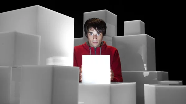 Το «Ποιος σκότωσε το σκύλο τα μεσάνυχτα» βγαίνει σε περιοδεία