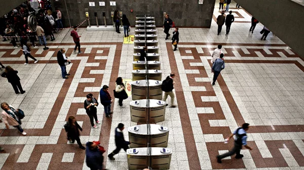 Άνοιξαν τις πύλες τους τρεις νέοι σταθμοί μετρό: Αγία Βαρβάρα, Κορυδαλλός και Νίκαια